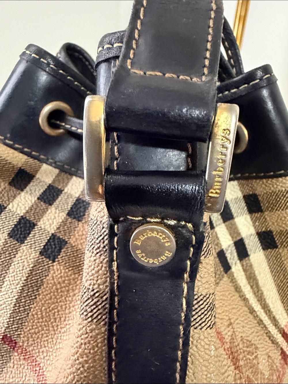Authentic Vintage Burberrys London Nova Check Bucket Bag - Picture 6 of 17